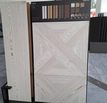 Bei TS-Fliesen- und Natursteinhandel findest du die perfekte Fliese für dein Zuhause! Egal, ob du ein modernes Badezimmer, eine gemütliche Küche oder einen stylischen Wohnbereich gestalten möchtest, wir haben die passenden Fliesen für jeden Stil und jedes Budget. Unsere Auswahl reicht von klassischen Keramiken bis hin zu edlen Natursteinen, die deinen Räumen das gewisse Etwas verleihen. Schau vorbei und lass dich inspirieren – wir helfen dir gerne, die Fliesen zu finden, die perfekt zu deinem Projekt passen!